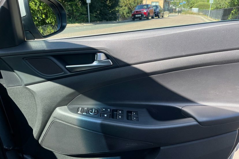 Hyundai Tucson Grey #11