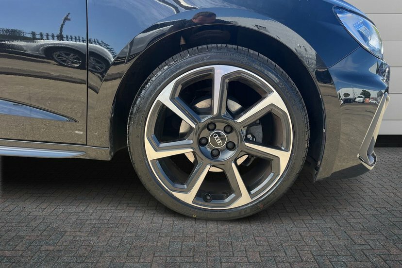 Audi A1 1.5 Tfsi 35 Black Edition Sportback S T Grey #5