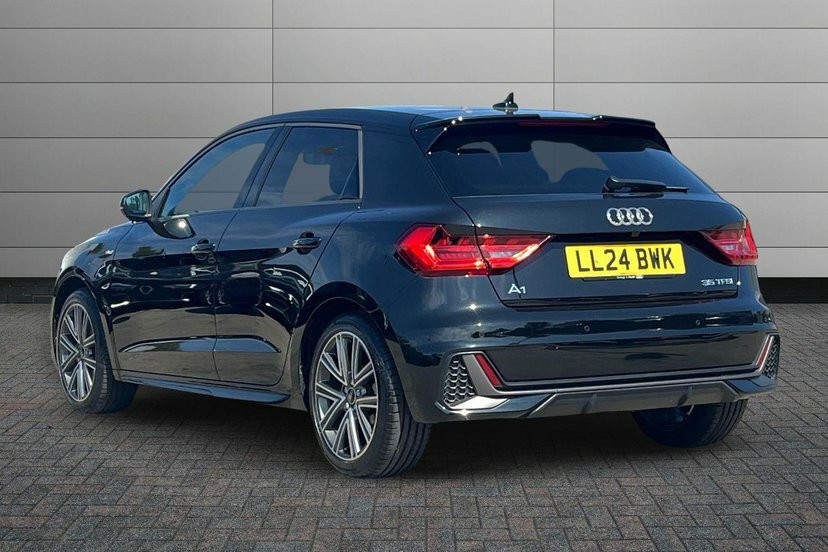 Audi A1 1.5 Tfsi 35 S Line Sportback S Tronic Black #3