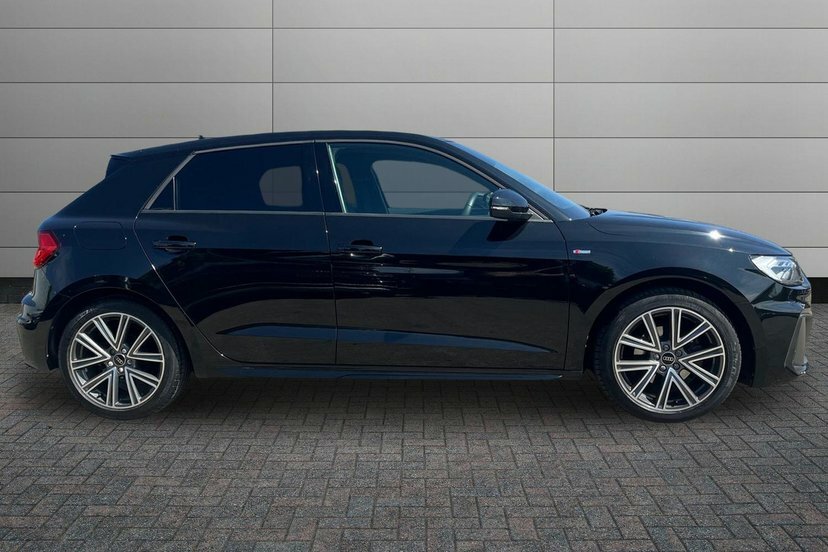 Audi A1 1.5 Tfsi 35 S Line Sportback S Tronic Black #4