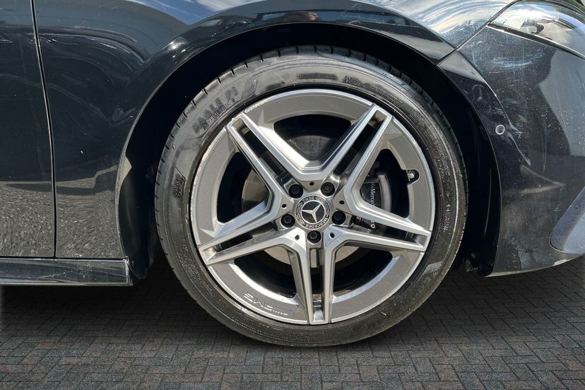 Mercedes-Benz A Class 1.3 A200h Mhev Amg Line Executive Hatchback Black #4