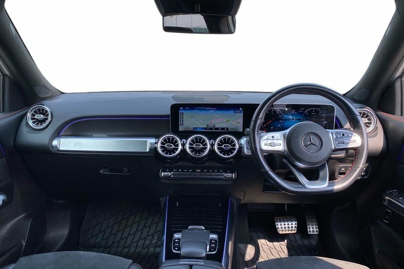 Mercedes-Benz GLB Class Glb220d Amg Line Premium Suv 4Matic White #6