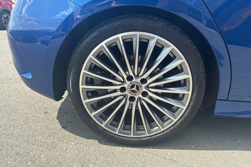 Mercedes-Benz A Class 1.3 A200h Mhev Amg Line Premium Plus Hatchback 5 BU73UFZ Blue #4