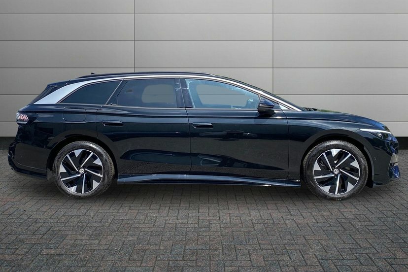 Volkswagen ID.7 Pro 77Kwh Match Plus Tourer 286 Black #4