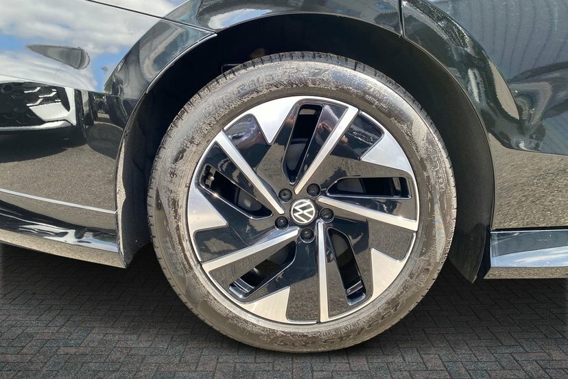 Volkswagen ID.7 Pro 77Kwh Match Plus Tourer 286 Black #5