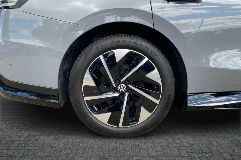 Volkswagen ID.7 Pro 77Kwh Match Plus Fastback Grey #5