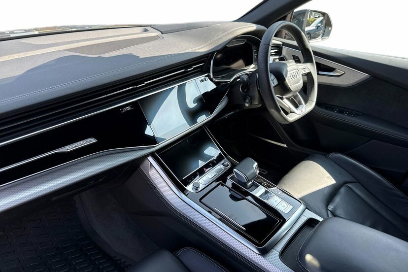 Audi Q8 3.0 Tfsi V6 55 Launch Edition Suv Tiptr Black #2