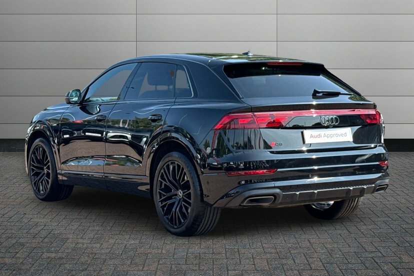 Audi Q8 3.0 Tfsi V6 55 Launch Edition Suv Tiptr Black #3