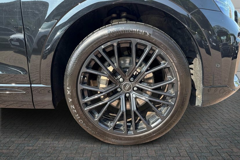 Audi Q8 3.0 Tfsi V6 55 Launch Edition Suv Tiptr Black #5