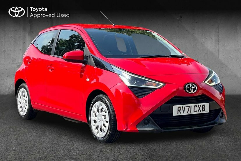 Toyota Aygo 1.0 Vvt-i X-play Hatchback 71 P Red