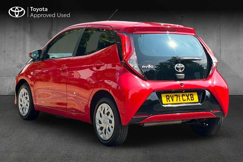 Toyota Aygo 1.0 Vvt-i X-play Hatchback 71 P Red #3