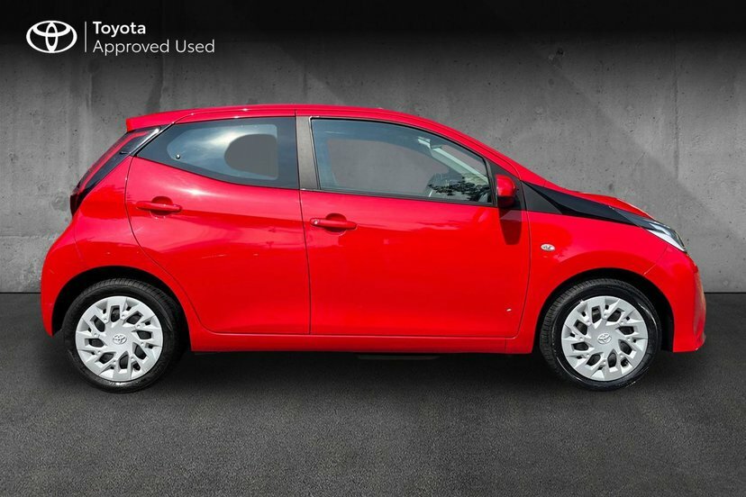 Toyota Aygo 1.0 Vvt-i X-play Hatchback 71 P Red #4