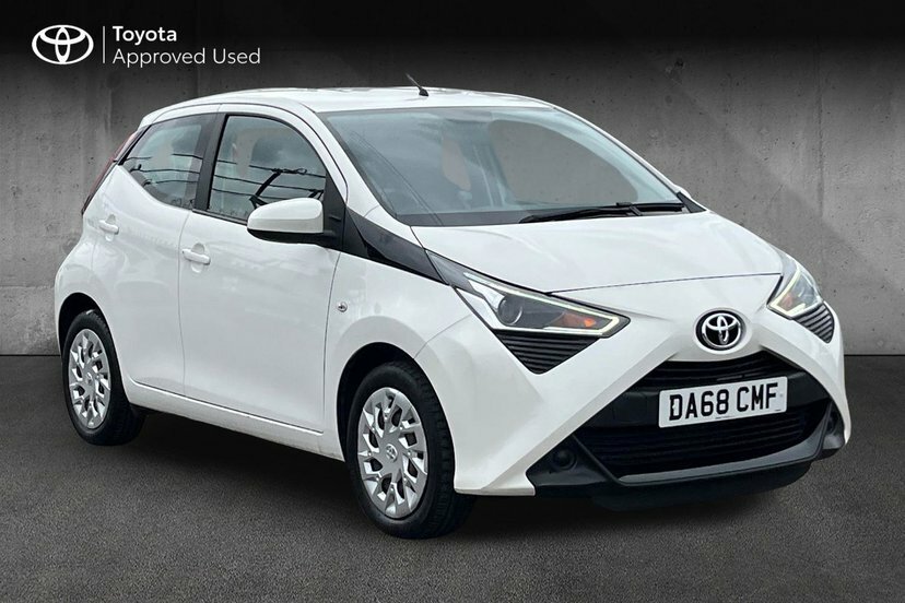 Toyota Aygo 1.0 Vvt-i X-play Hatchback 71 P White