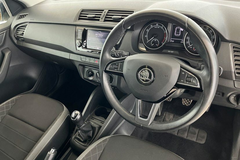 Skoda Fabia 1.0 Tsi Colour Edition Hatchback AO20SHZ White #6