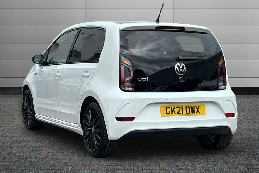 Volkswagen Up 1.0 R-line Hatchback 65 Ps Black #3