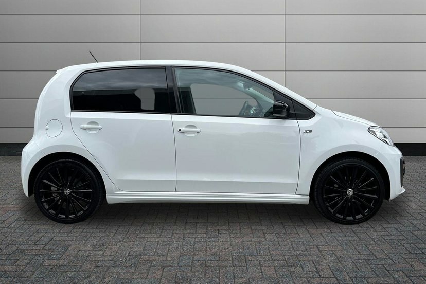 Volkswagen Up 1.0 R-line Hatchback 65 Ps Black #4