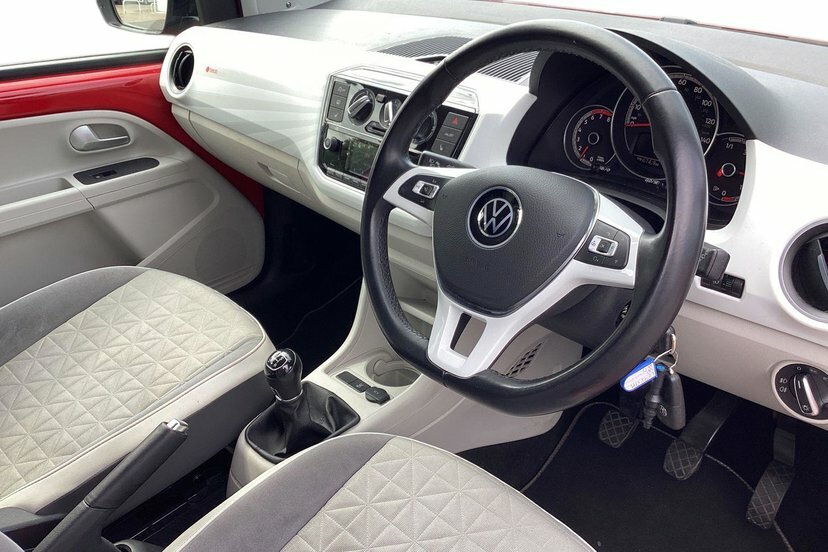 Volkswagen Up 1.0 Beats Hatchback 65 Ps LO73CFA Red #6