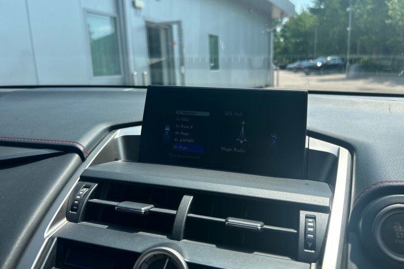 Lexus NX Premier, Sunroof Silver #8