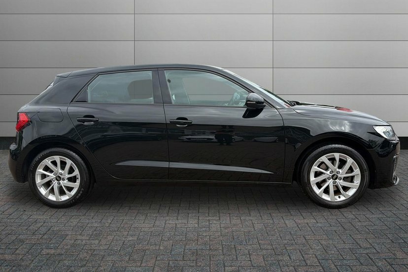 Audi A1 1.0 Tfsi 30 Sport Sportback 110 MM23YCF Black #4