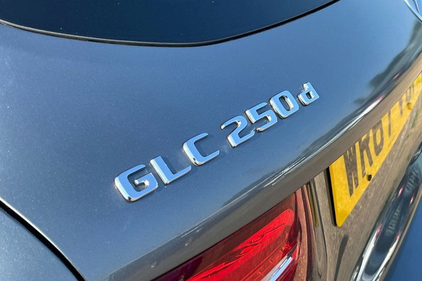 Mercedes-Benz GLC Class Glc 250 D 4Matic Amg Line White #17