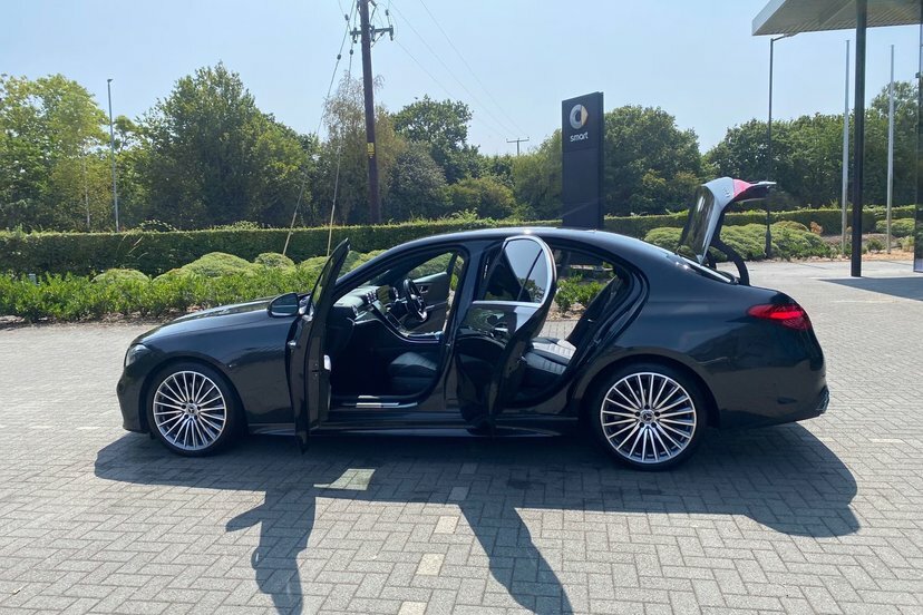 Mercedes-Benz C Class Saloon Black #33