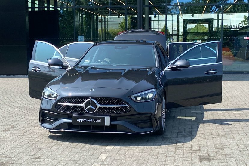 Mercedes-Benz C Class Saloon Black #32