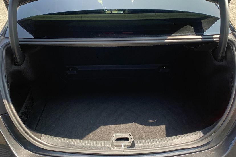Mercedes-Benz C Class Saloon Black #25