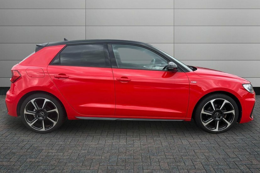 Audi A1 1.5 Tfsi 35 Black Edition Sportback S T Red #4
