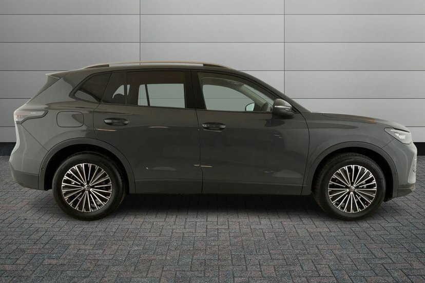Volkswagen Tiguan 1.5 Etsi Mhev Match Suv Hybrid Dsg 150 AP26JKE Grey #4