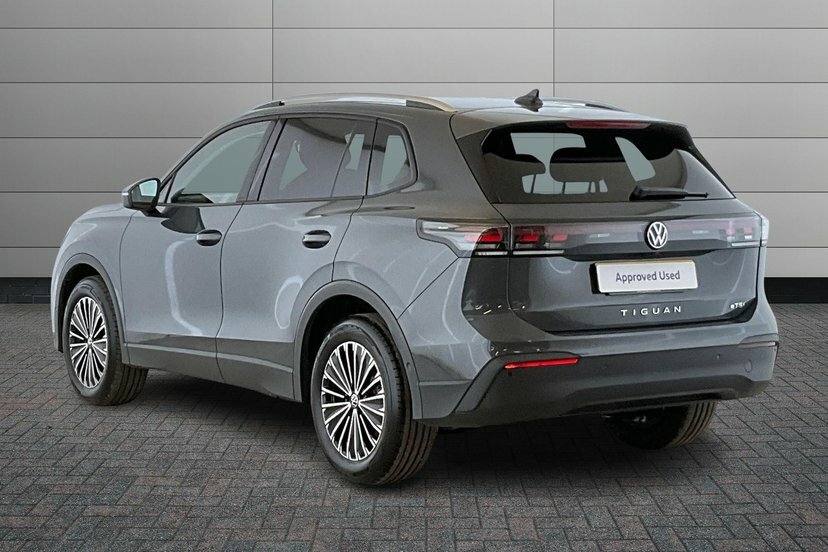 Volkswagen Tiguan 1.5 Etsi Mhev Match Suv Hybrid Dsg 150 AP26GXE Grey #3