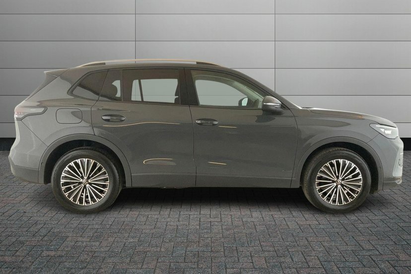 Volkswagen Tiguan 1.5 Etsi Mhev Match Suv Hybrid Dsg 150 AP26GXE Grey #4