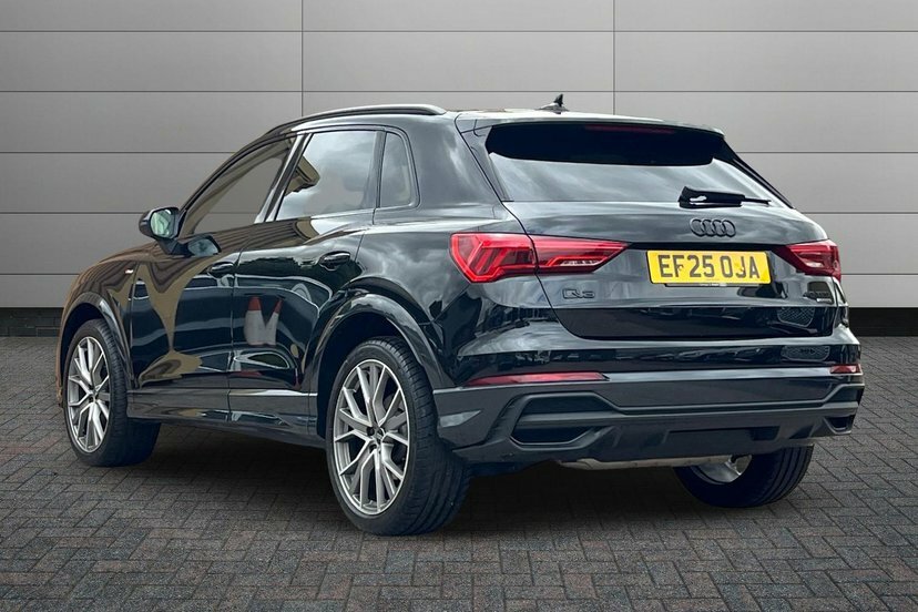 Audi Q3 2.0 Tfsi 40 Black Edition Suv S Tronic Black #3