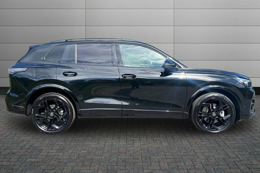 Volkswagen Tiguan 2.0 Tdi Black Edition Suv Dsg 150 Ps Black #4