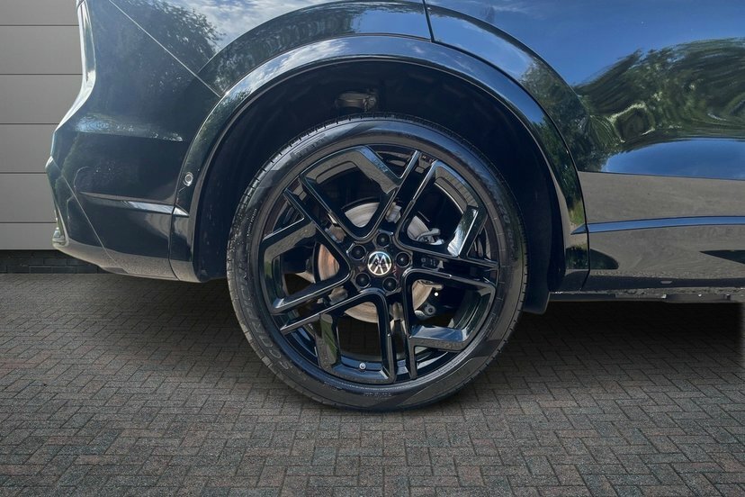 Volkswagen Tiguan 2.0 Tdi Black Edition Suv Dsg 150 Ps Black #5