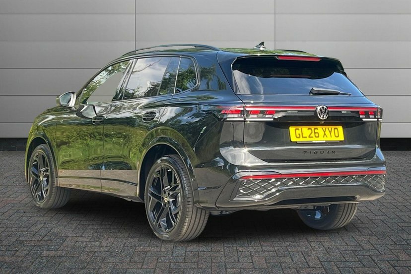 Volkswagen Tiguan 2.0 Tdi Black Edition Suv Dsg 150 Ps Black #3