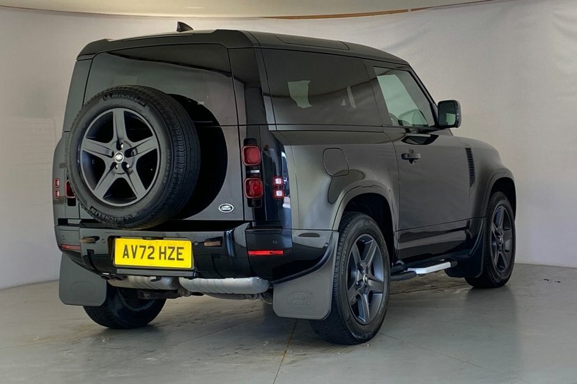 Land Rover Defender 90 X-dynamic Se White #31