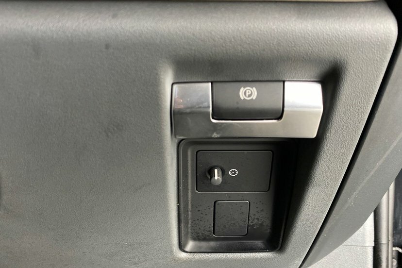 Land Rover Defender 90 X-dynamic Se White #44