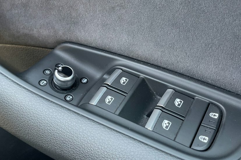 Audi Q7 55 Tfsi E Quattro S Line Tiptronic Black #31