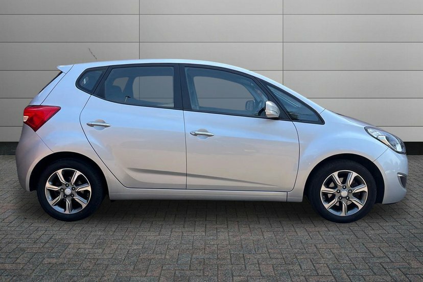 Hyundai Ix20 1.4 Blue Drive Se Hatchback 90 Silver #4