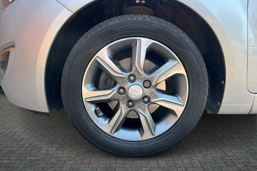 Hyundai Ix20 1.4 Blue Drive Se Hatchback 90 Silver #5