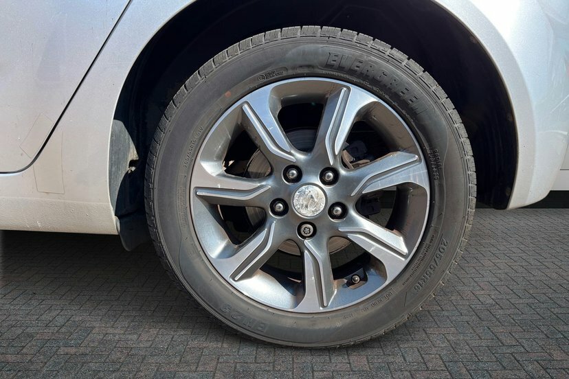 Hyundai Ix20 1.4 Blue Drive Se Hatchback 90 Silver #5