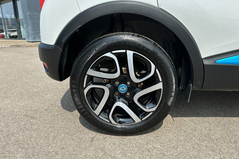 Renault Captur Signature X Nav Black #25