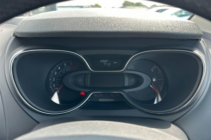 Renault Captur Signature X Nav Black #12
