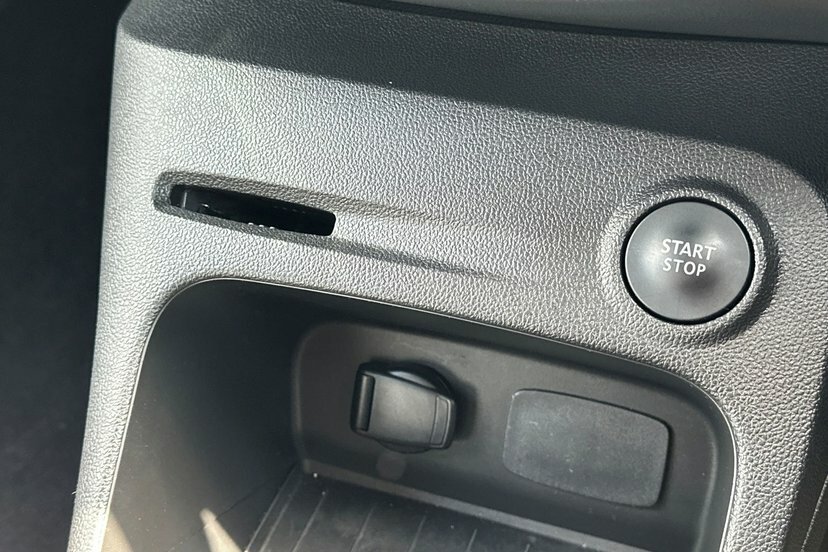 Renault Captur Signature X Nav Black #18