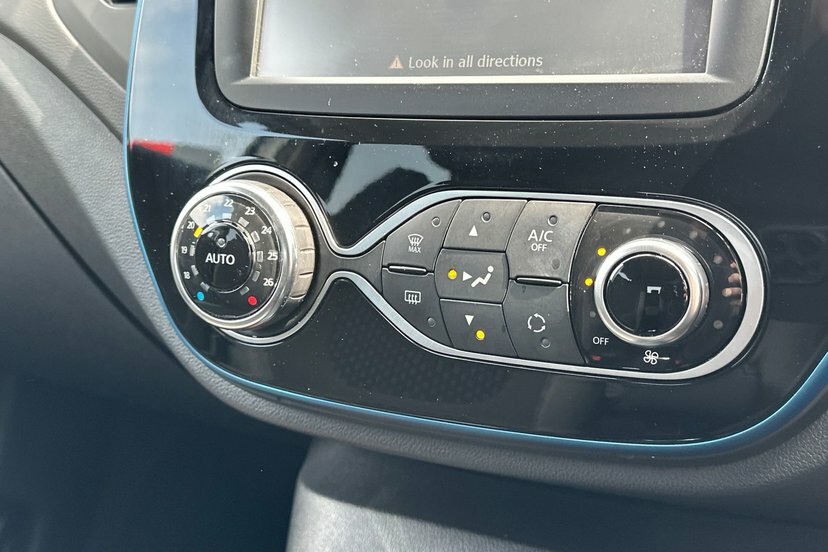 Renault Captur Signature X Nav Black #17