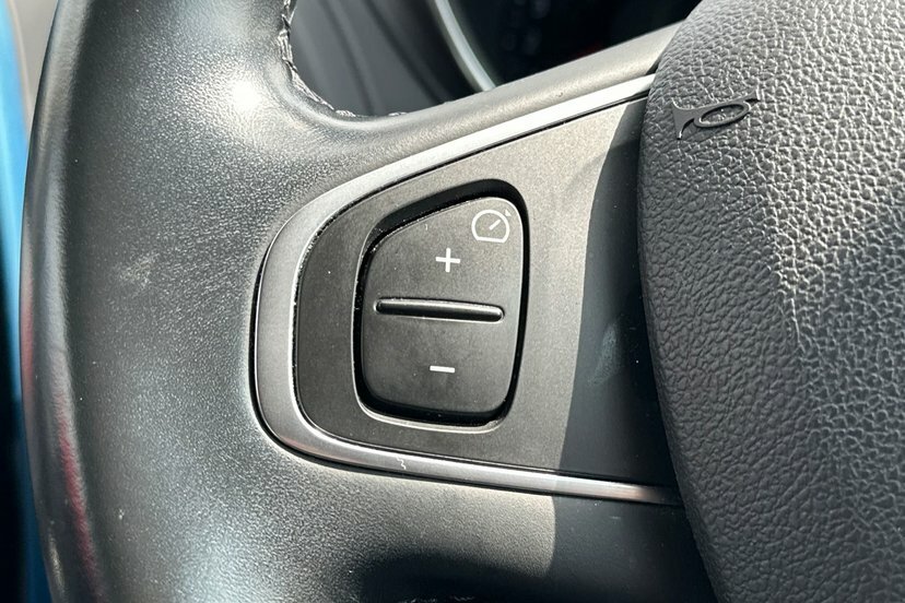 Renault Captur Signature X Nav Black #13