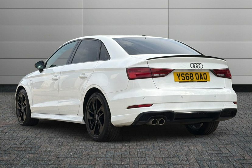 Audi A3 1.5 Tfsi Cod 35 Black Edition Saloon S White #3