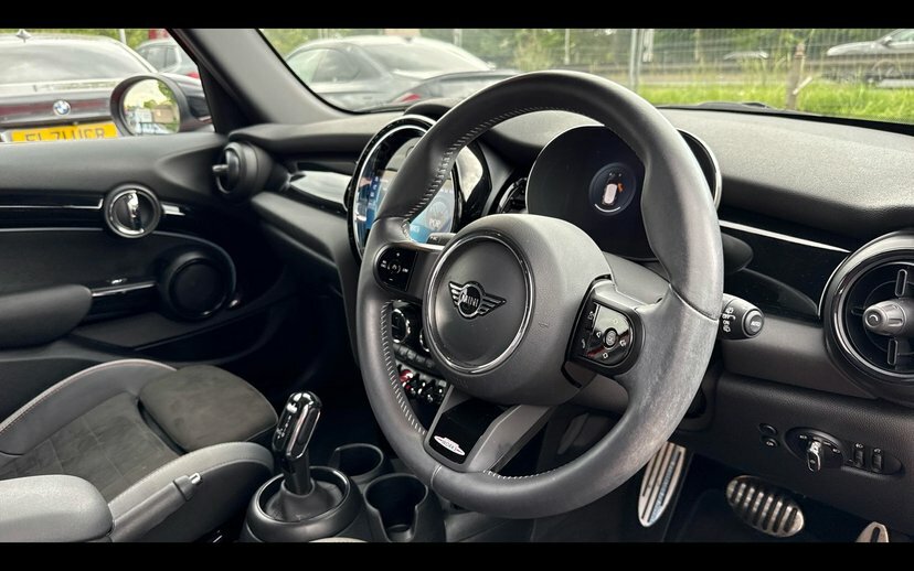 Mini Hatch 5-Door Hatch Cooper Sport Red #6