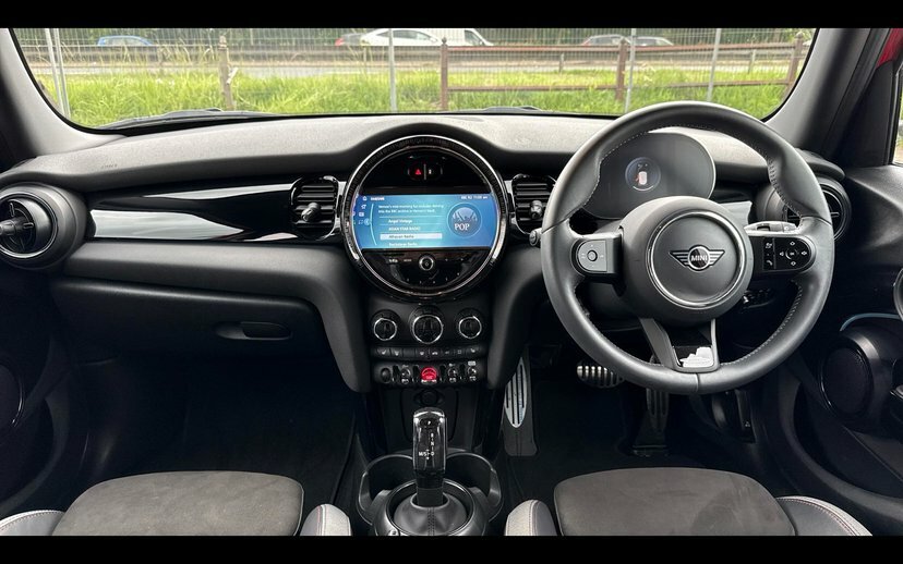 Mini Hatch 5-Door Hatch Cooper Sport Red #4