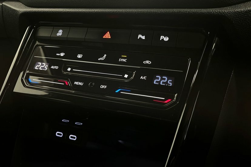 Volkswagen T-Roc 1L Active White #16
